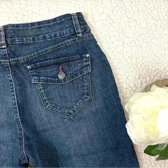 Jeanstar Med Wash Faded Flap Pocket Cuffed Crop Denim Stretch Capri Jean Size 10 - Picture 9 of 15